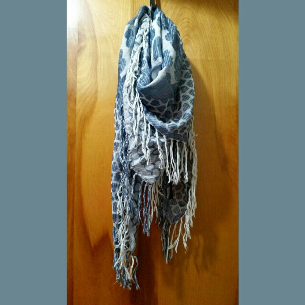 👽 AVON REVERSIBLE SCARF